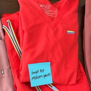 Figs red Pride scrub set S/M